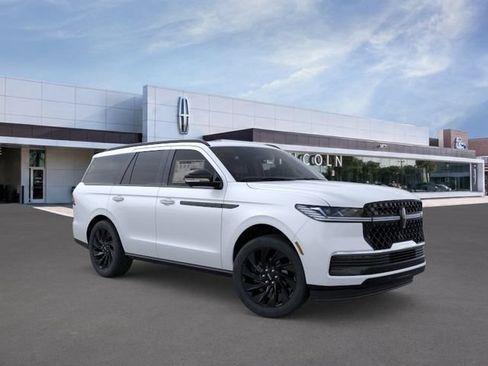 New 2026 Lincoln Navigator Reserve w/ Jet Appearance Package AWD/4WD image 8