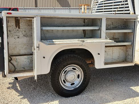 Used 2013 Ford F250 XL RWD image 9