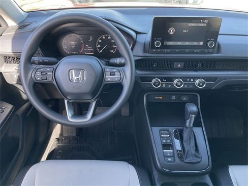 Used 2025 Honda CR-V LX image 10