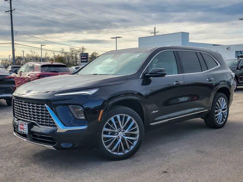 New 2026 Buick Enclave Avenir image 2