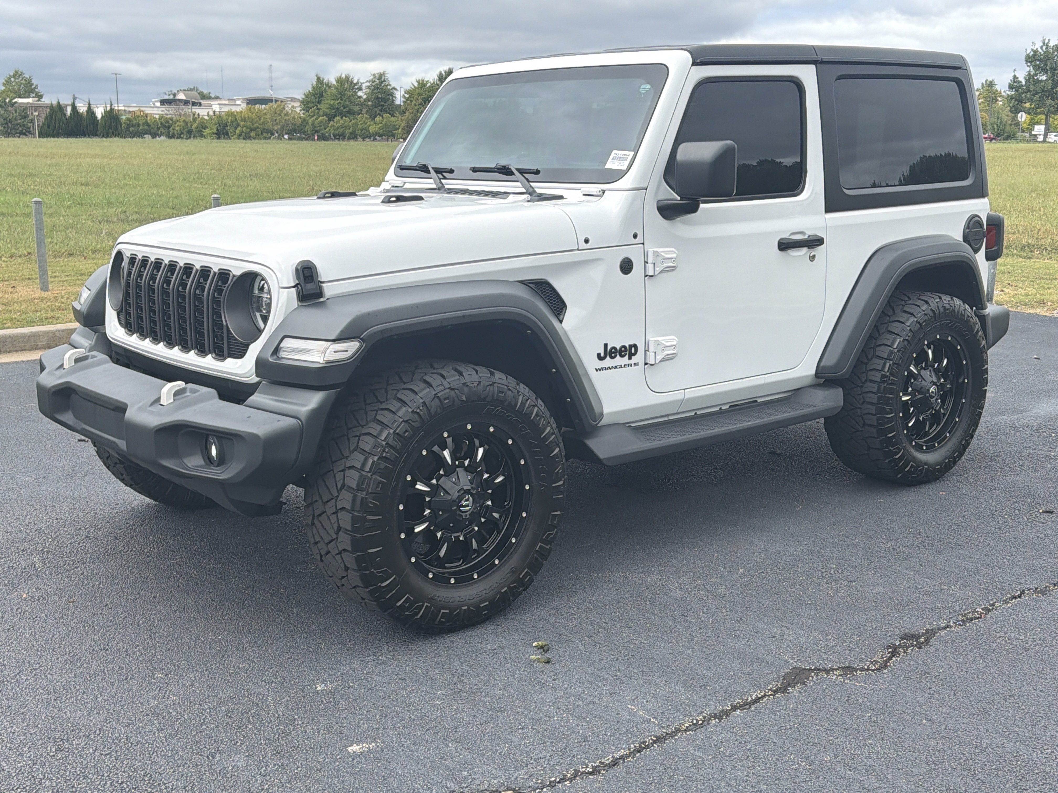 Used 2024 Jeep Wrangler Sport AWD/4WD image 5