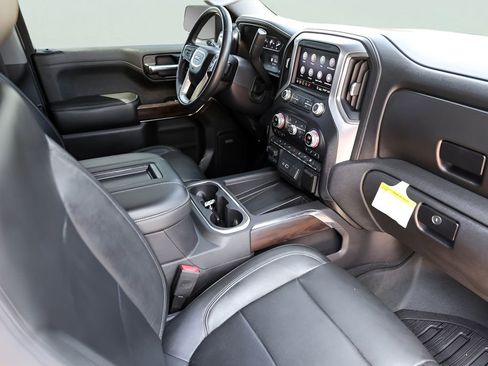 Used 2020 GMC Sierra 1500 SLT RWD image 31