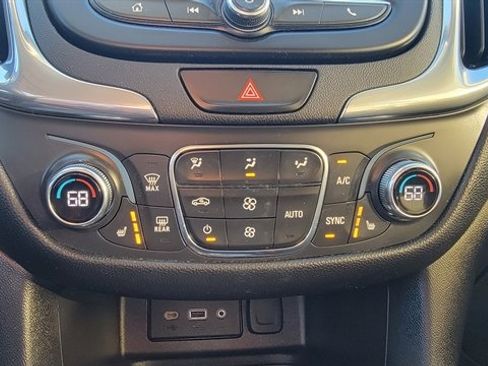 Used 2020 Chevrolet Equinox LT image 23