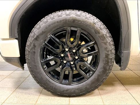 Used 2023 GMC Sierra 1500 Elevation w/ X31 Off-Road Package AWD/4WD image 7