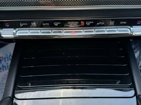 Used 2021 Mercedes-Benz GLE 450 4MATIC image 35