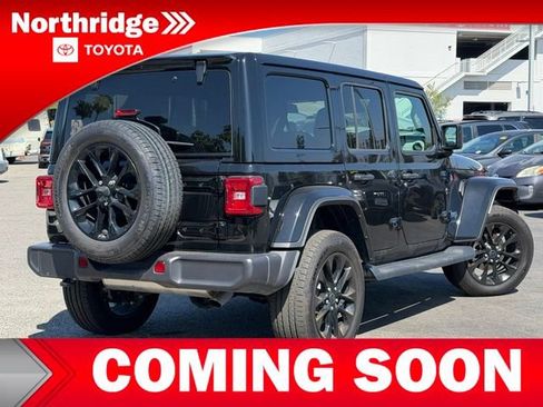 Used 2025 Jeep Wrangler Unlimited Sahara AWD/4WD image 4