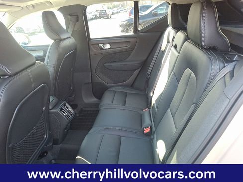 Certified 2025 Volvo XC40 B5 Core w/ Protection Package Premier image 11