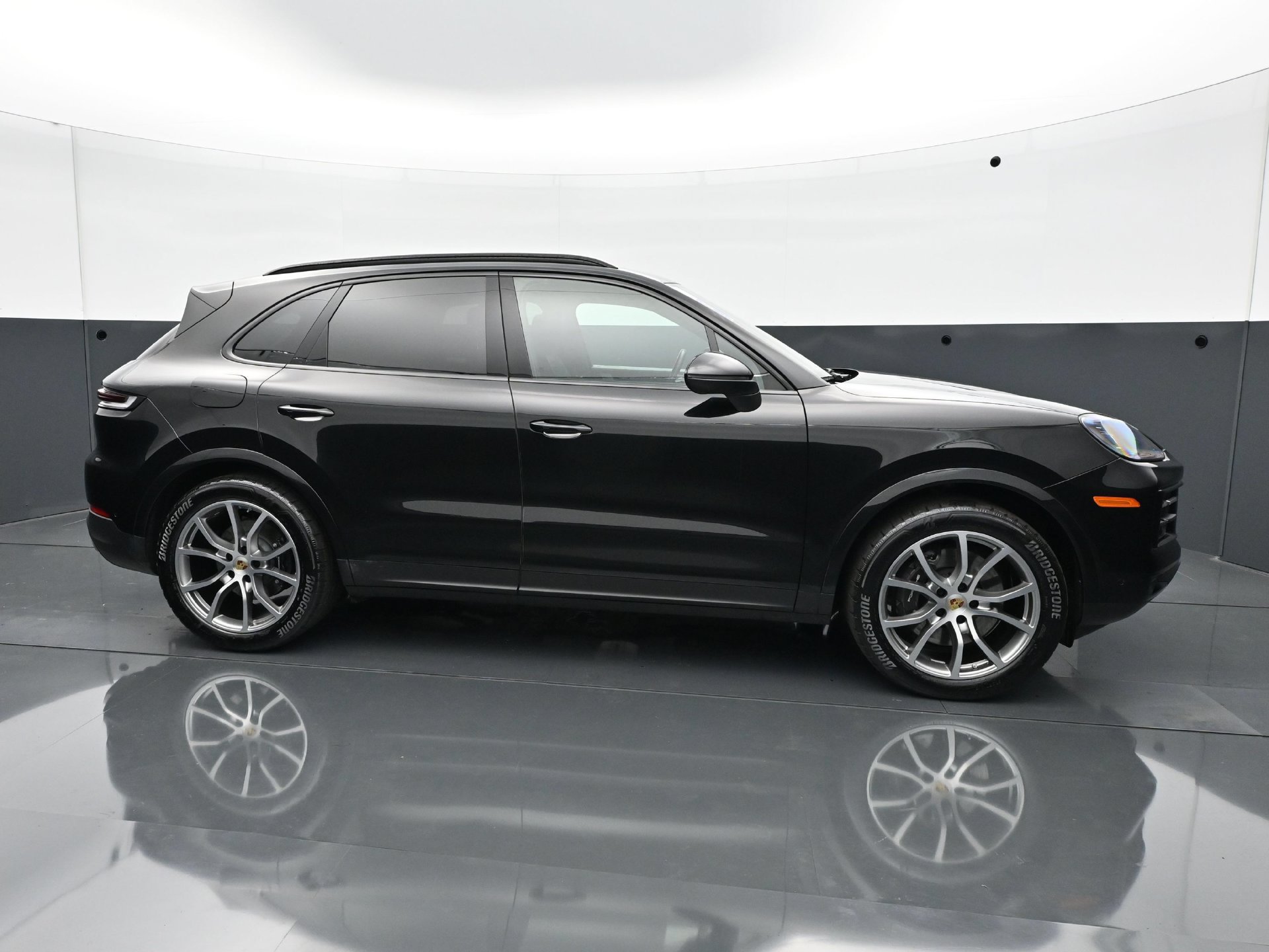 Used 2024 Porsche Cayenne AWD/4WD image 8