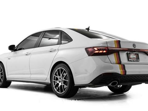 Used 2025 Volkswagen Jetta GLI Autobahn image 8