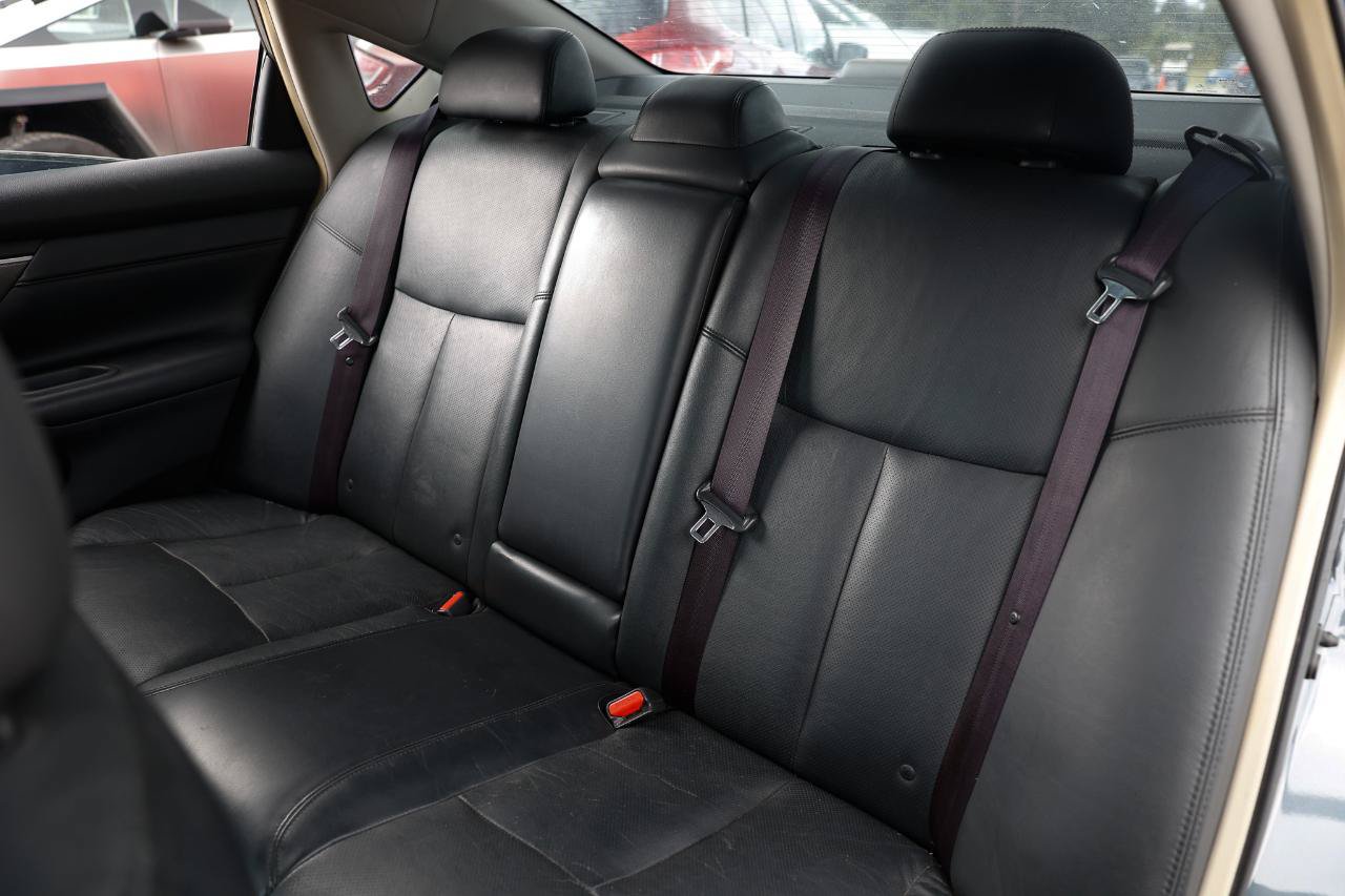Used 2013 Nissan Altima 2.5 SL FWD image 8