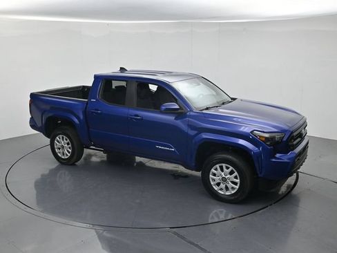 Used 2025 Toyota Tacoma SR5 RWD image 39