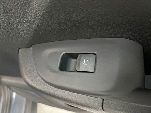 Used 2025 Hyundai Venue SE FWD image 20