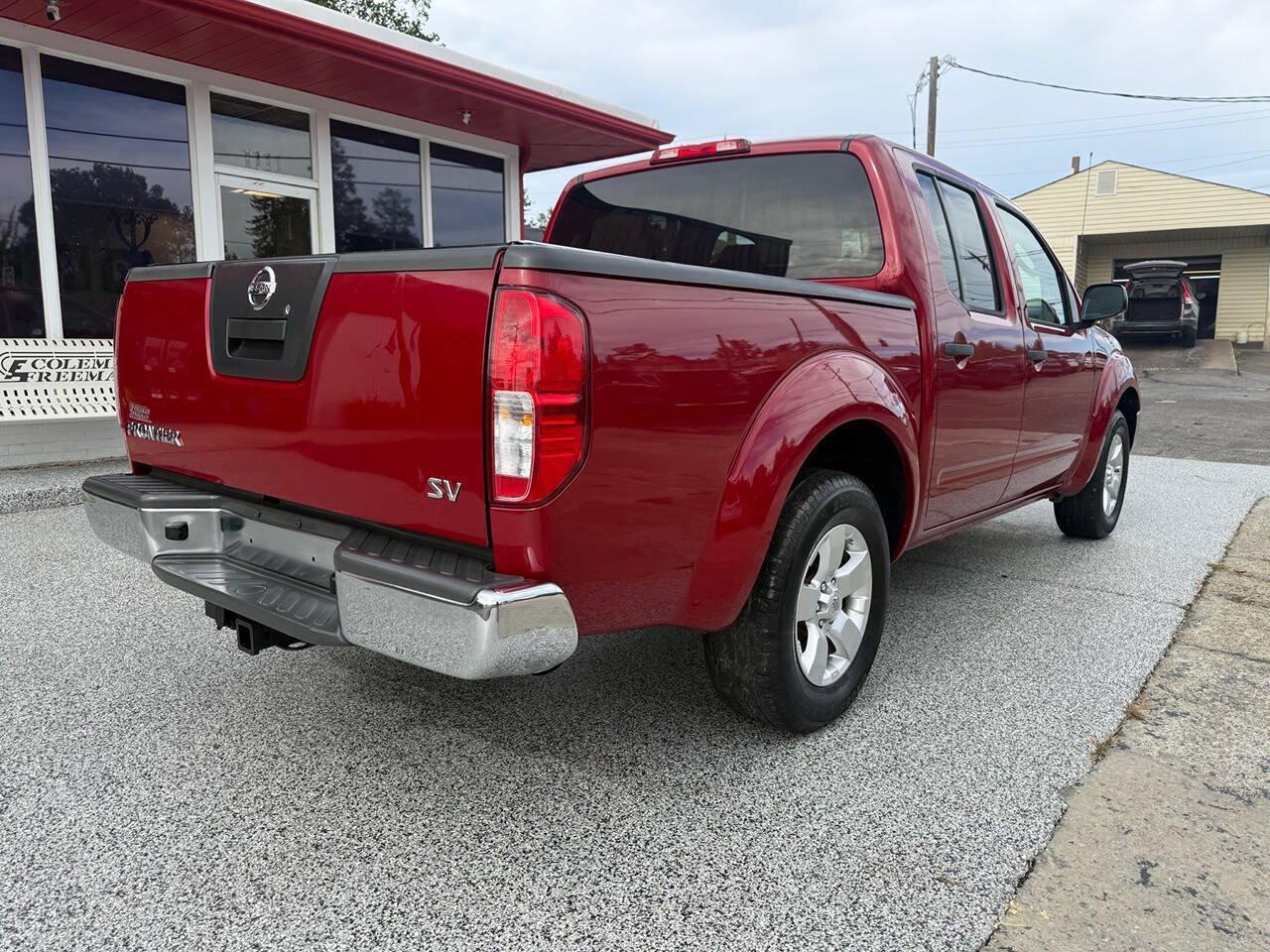 Used 2011 Nissan Frontier SV w/ SV Premium Utility Pkg RWD image 9