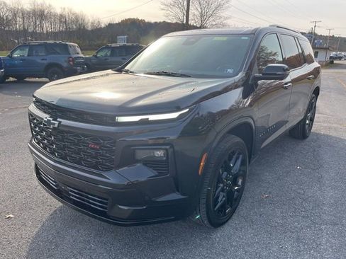 Used 2024 Chevrolet Traverse RS image 11