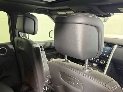 Certified 2025 Land Rover Discovery S AWD/4WD image 27
