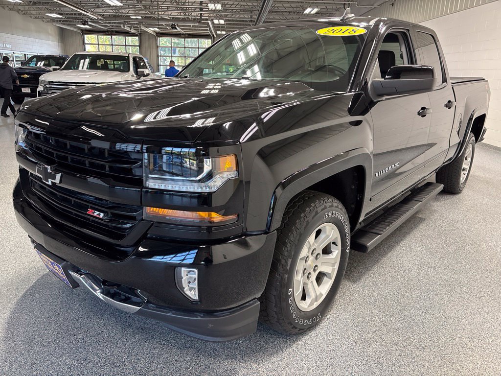 Used 2018 Chevrolet Silverado 1500 LT w/ All Star Edition AWD/4WD image 3