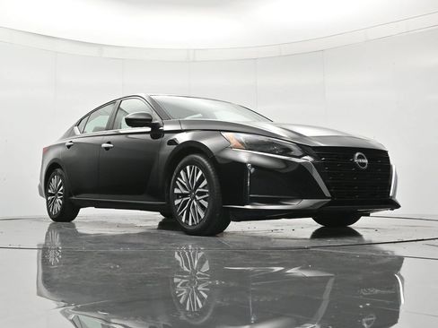 Certified 2024 Nissan Altima 2.5 SV FWD image 38