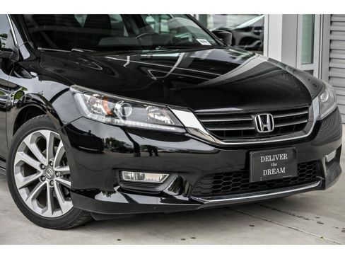 Used 2013 Honda Accord Sport image 2