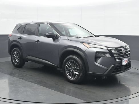Used 2024 Nissan Rogue S AWD/4WD image 9