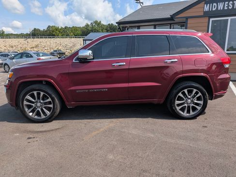 Used 2017 Jeep Grand Cherokee Overland AWD/4WD image 3