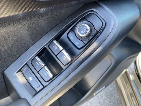 Used 2024 Subaru Crosstrek 2.5i Limited w/ Crosstrek Mirror Package image 18