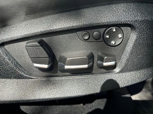 Used 2010 BMW 750Li image 33