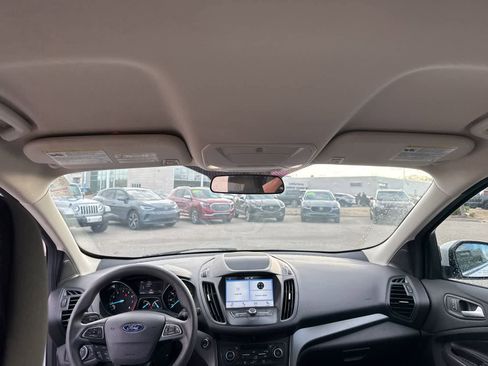 Used 2019 Ford Escape SE image 19