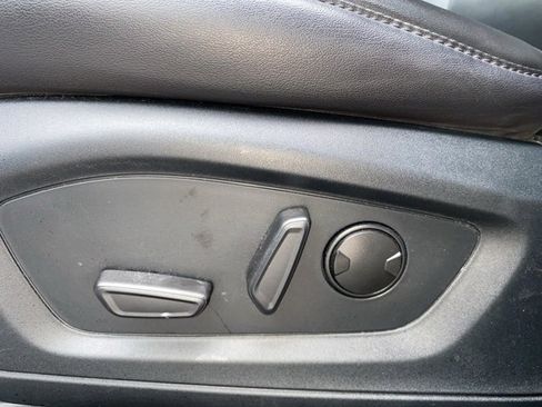 Certified 2022 Ford Explorer XLT w/ Equipment Group 202A image 20