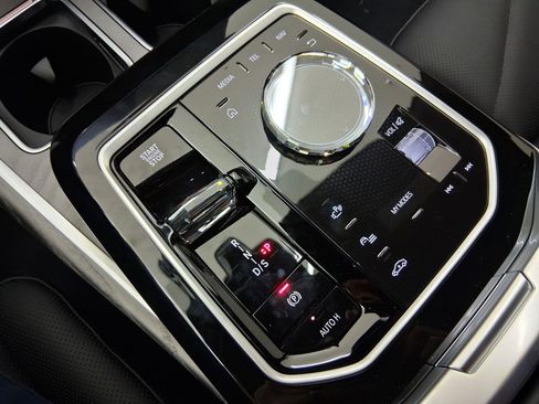 New 2026 BMW 740i w/ Premium Package image 26