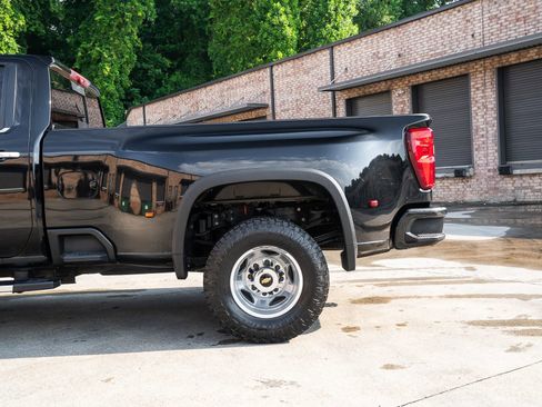 Used 2023 Chevrolet Silverado 3500 High Country w/ Technology Package AWD/4WD image 5