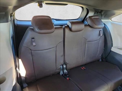 Used 2024 Toyota Sienna Platinum image 19