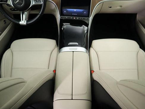 Certified 2024 Mercedes-Benz C 300 4MATIC Sedan image 16