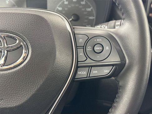 Certified 2024 Toyota Corolla Cross LE FWD image 18