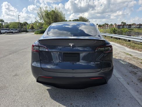 Used 2020 Tesla Model Y Performance image 6