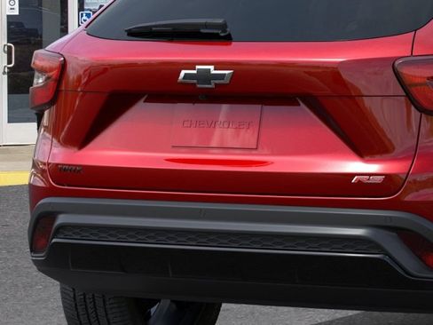 Used 2026 Chevrolet Trax RS w/ Sunroof Package FWD image 14