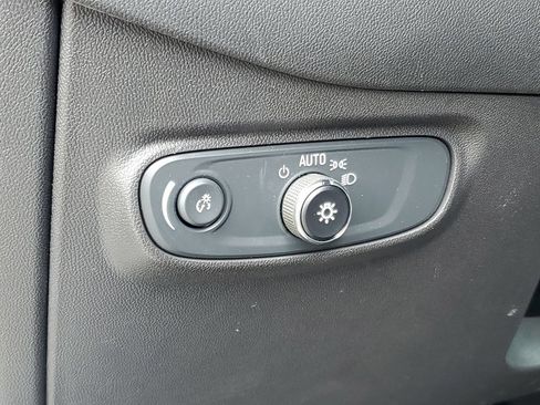 Certified 2024 Chevrolet Equinox RS FWD image 9