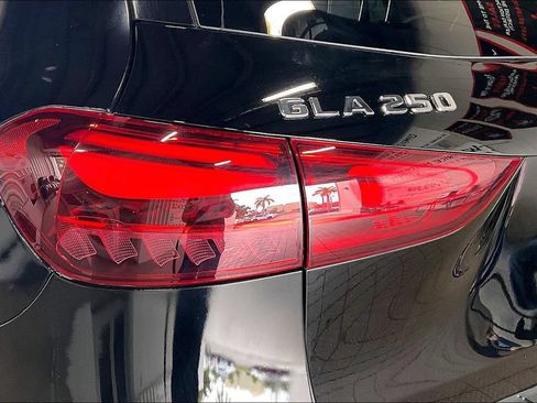 Used 2025 Mercedes-Benz GLA 250 image 17
