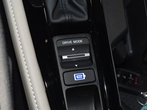 Used 2025 Honda Accord Touring image 19