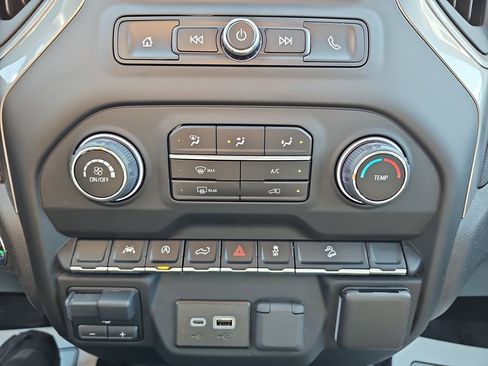 Used 2024 Chevrolet Silverado 1500 Custom Trail Boss AWD/4WD image 28