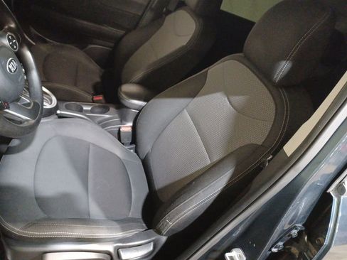 Used 2018 Kia Soul + image 13