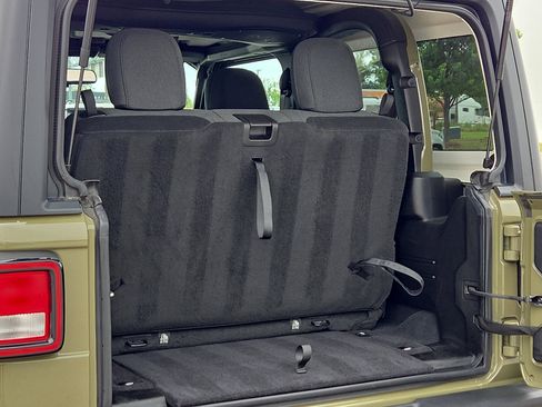 Used 2025 Jeep Wrangler Sport AWD/4WD image 9