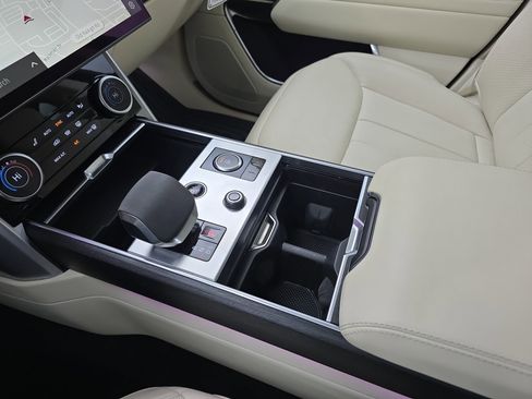 Certified 2023 Land Rover Range Rover SE image 25
