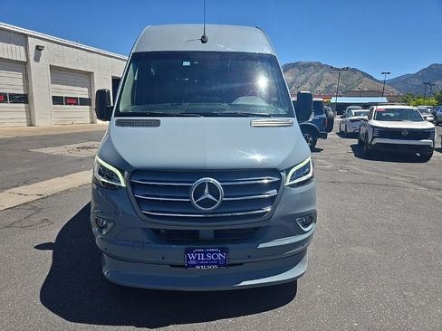 Used 2023 Mercedes-Benz Sprinter 3500 image 2