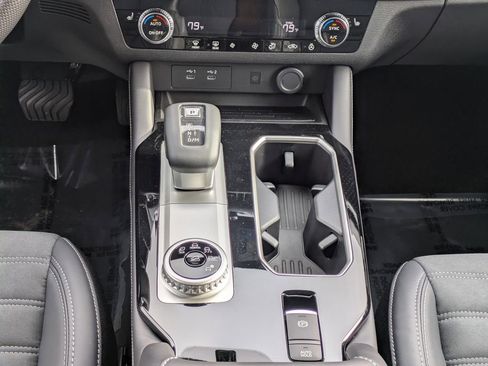 New 2026 Mitsubishi Outlander SE FWD image 20