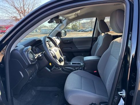 Used 2023 Toyota Tacoma SR image 9