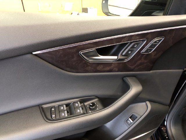 Used 2019 Audi Q8 Premium Plus w/ Premium Plus AWD/4WD image 12
