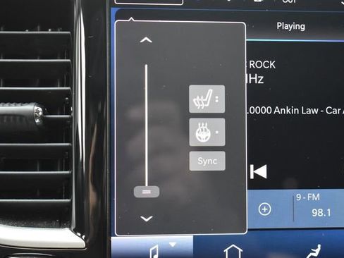 Used 2023 Chrysler Pacifica Touring-L FWD image 32
