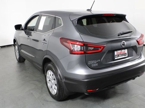 Used 2020 Nissan Rogue Sport S image 3