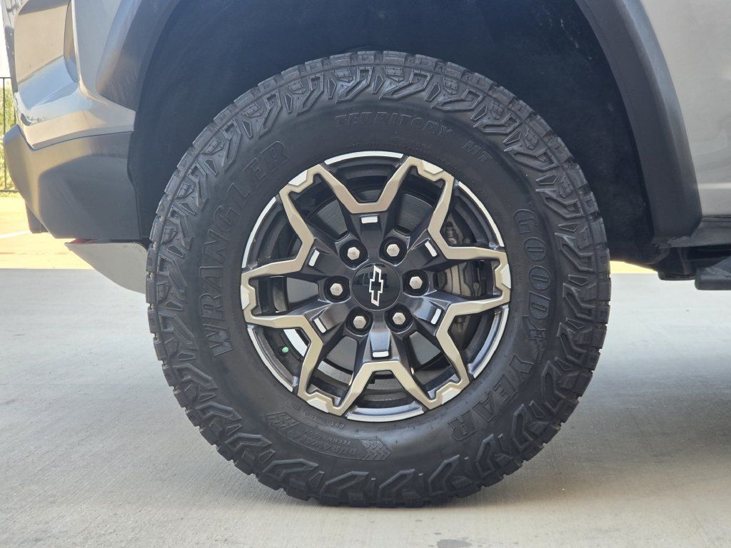 Used 2024 Chevrolet Colorado ZR2 w/ Technology Package AWD/4WD image 8