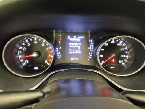 Used 2018 Jeep Compass Sport image 23